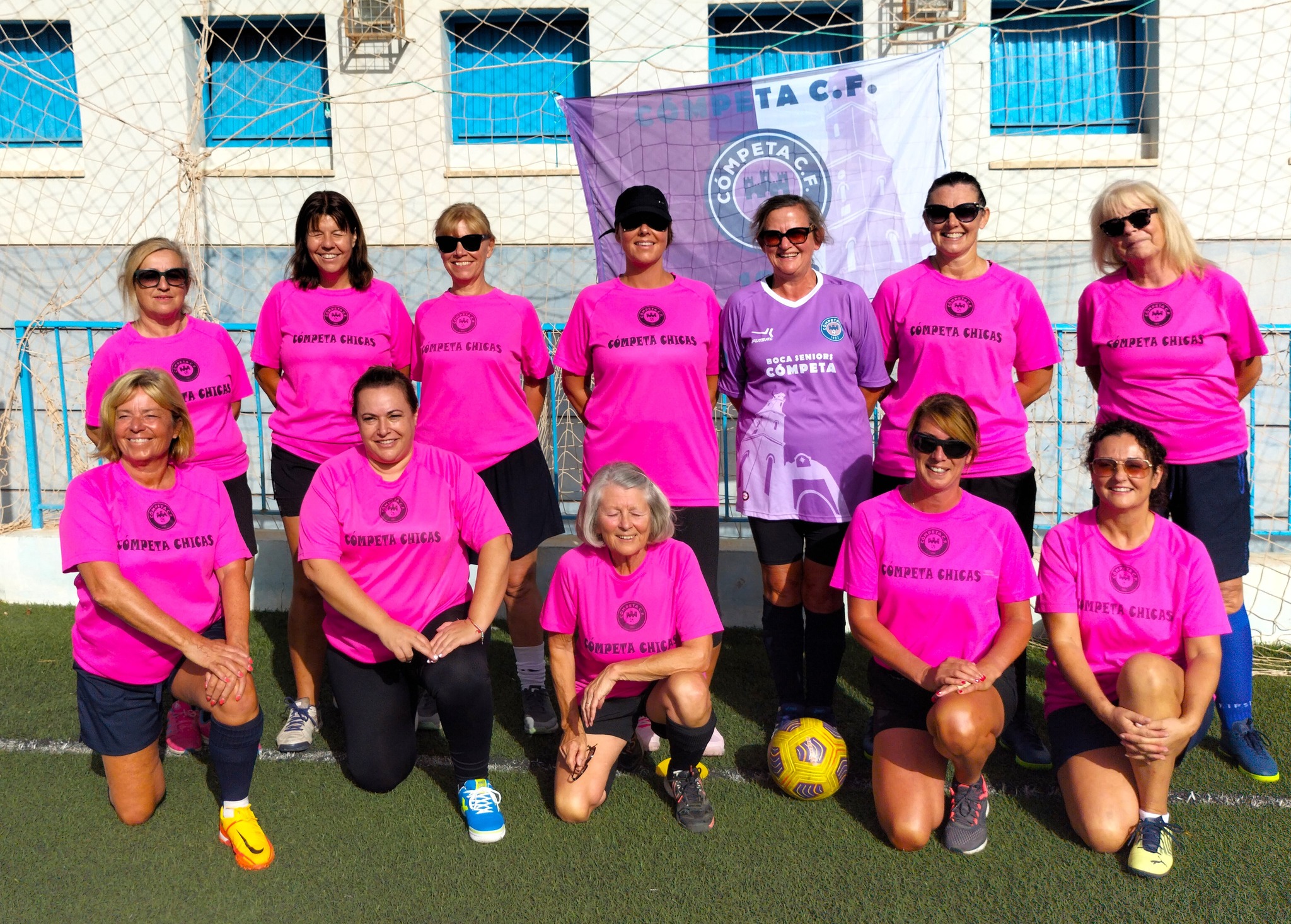 Team Picture on Pitch