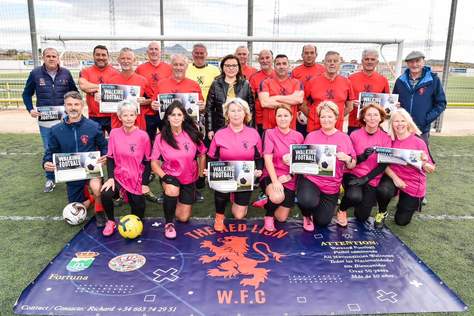 Team Picture on Pitch