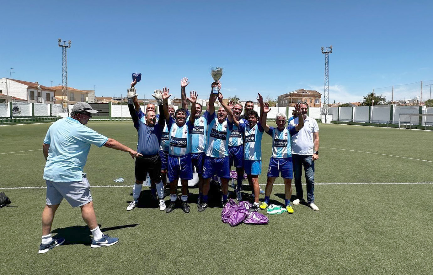 Team Picture on Pitch
