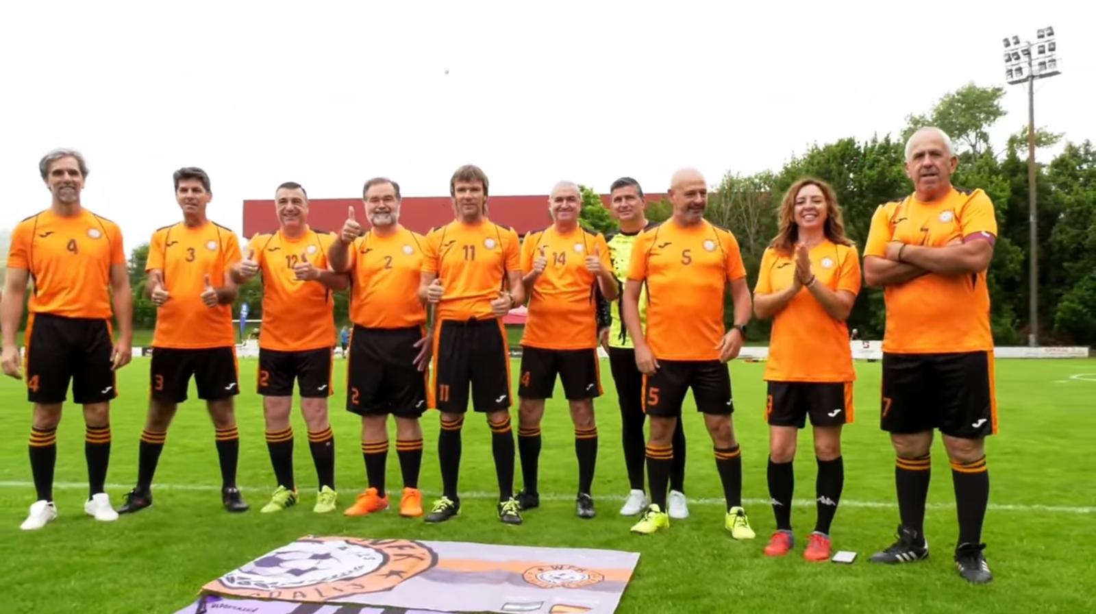 Team Picture on Pitch