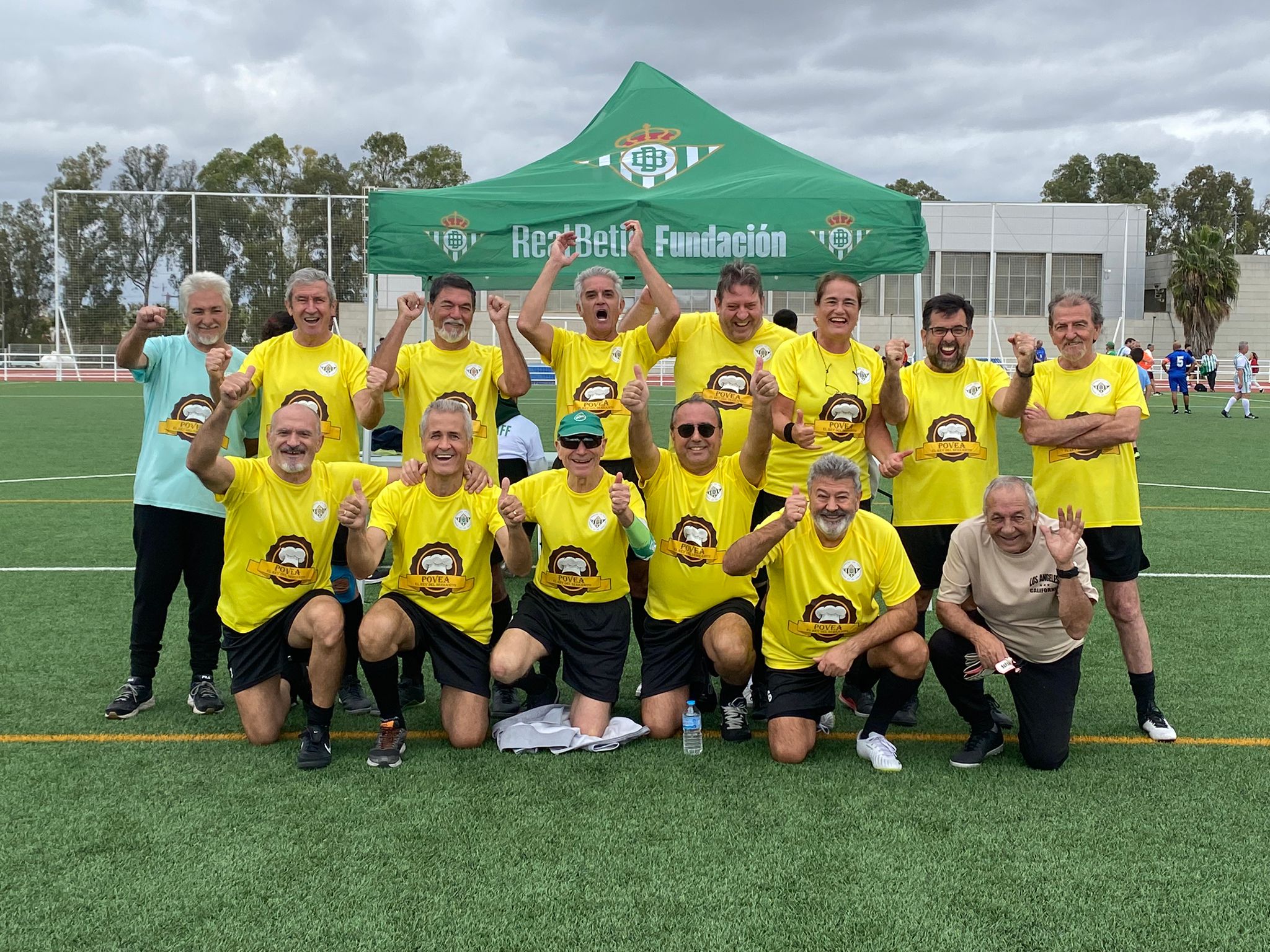 Team Picture on Pitch