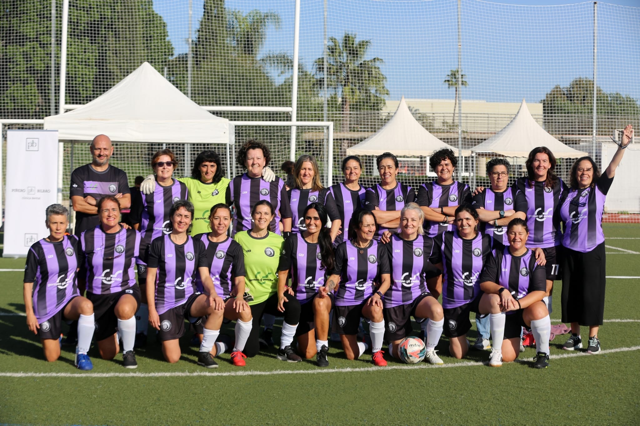 Team Picture on Pitch